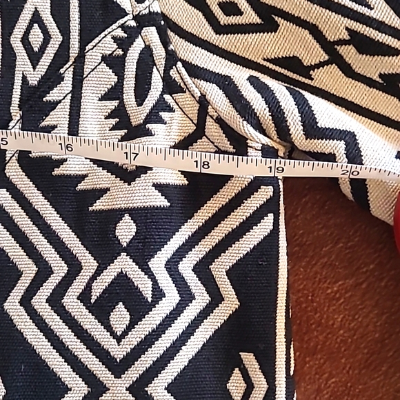 MINKPINK Geometric Pattern Zip Coat Size Small - Picture 12 of 14